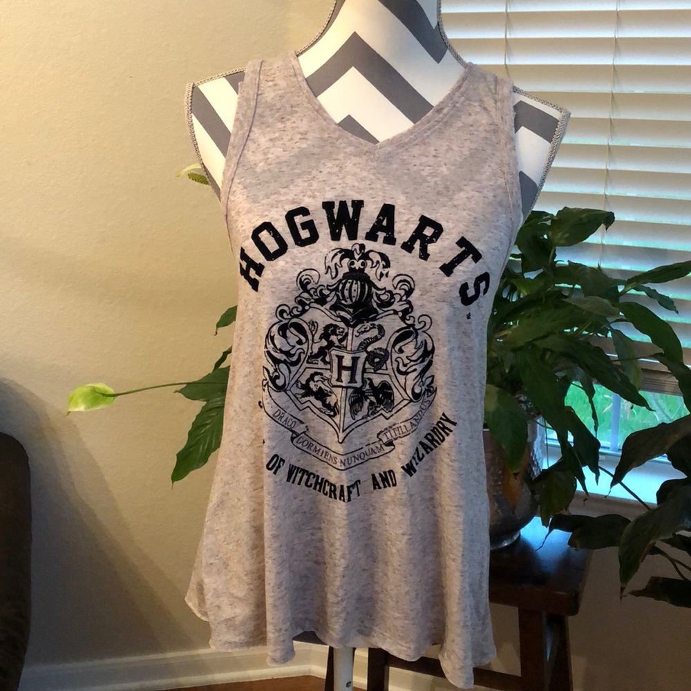 “Hogwarts” Velvet Insignia V-Neck Tank Top